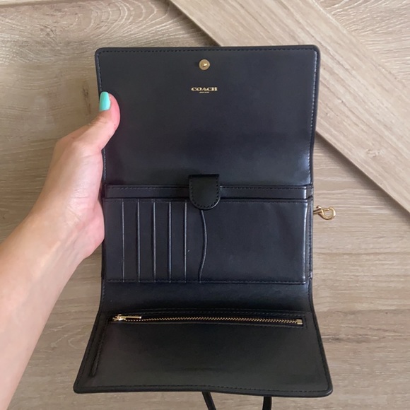 Coach HP🛑 - Picture 2 of 7